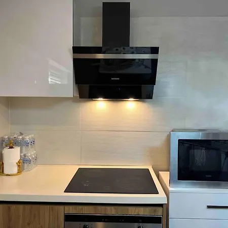 Stylish One-bedroom Haven דירה *