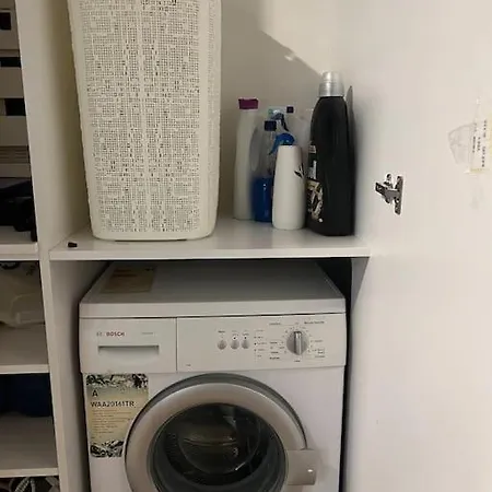 Stylish One-bedroom Haven דירה